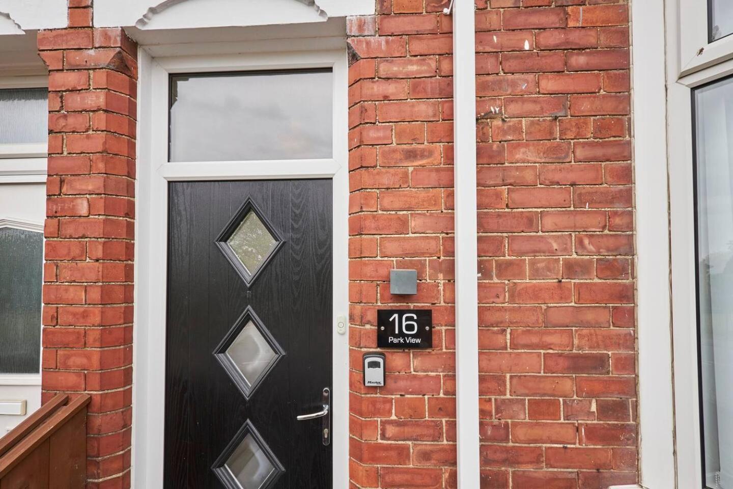 Pass The Keys Modern Home In A Seaside Town ซีแฮม ภายนอก รูปภาพ